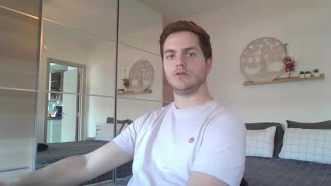 syl092 online show from March 7, 12:45 pm