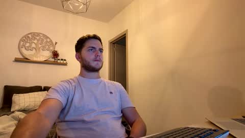 syl092 online show from March 18, 7:06 pm