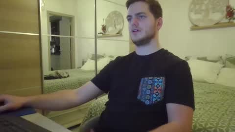 syl092 online show from December 11, 5:21 pm