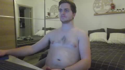 syl092 online show from March 10, 6:23 pm