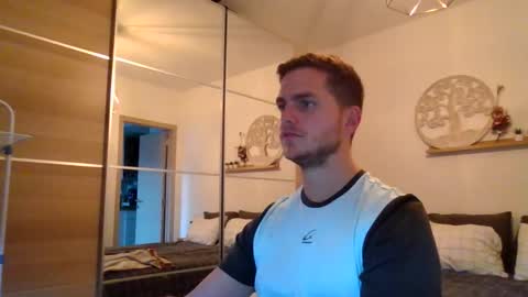 syl092 online show from October 1, 5:17 pm