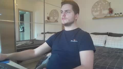 syl092 online show from February 13, 1:05 pm