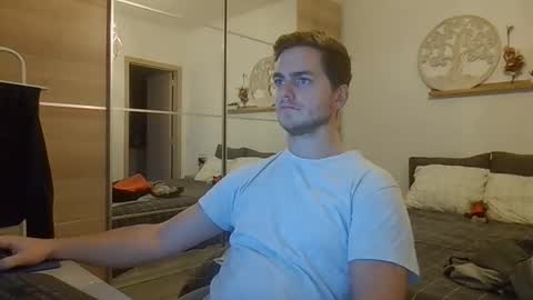 syl092 online show from November 3, 4:31 pm