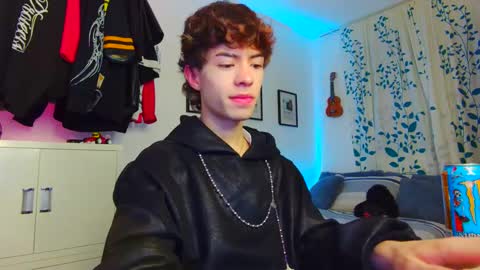 Snapshot of t0n3r chatting on September 14, 12:23 am TONER online show from September 14, 12:23 am