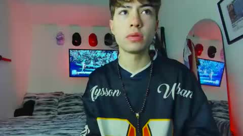 Snapshot of t0n3r chatting on October 28, 12:24 am TONER online show from October 28, 12:24 am