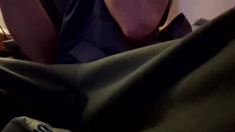 Snapshot of t265h chatting on October 24, 1:51 am tRex online show from October 24, 1:51 am