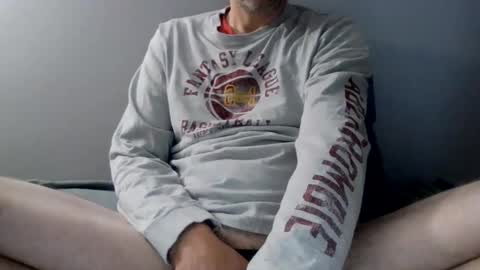 Snapshot of tallskinnylong chatting on October 10, 11:37 am tallskinnylong online show from October 10, 11:37 am