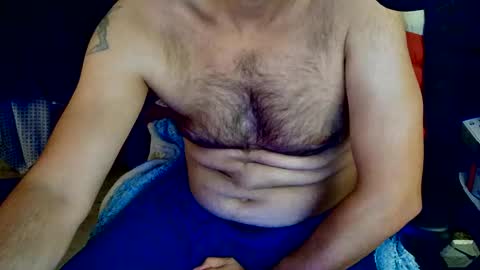 Snapshot of talltannhandsome chatting on October 13, 5:35 am talltannhandsome online show from October 13, 5:35 am