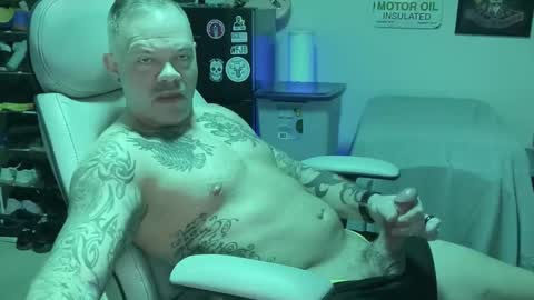 musclebgdck online show from January 8, 2:00 pm