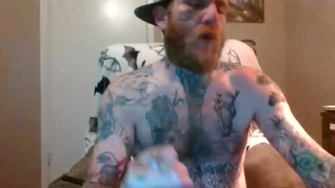 Snapshot of tattoo_dood chatting on October 29, 12:35 am tattoo_dood online show from October 29, 12:35 am