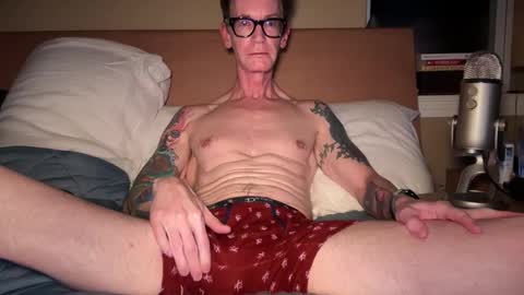 Snapshot of tattooed_love_boy chatting on March 9, 12:53 am tattooed love boy online show from March 9, 12:53 am