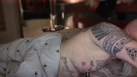 Tattooeddilf 01 online show from December 16, 3:02 am