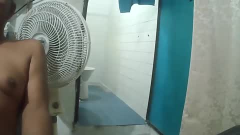 Snapshot of tavo58 chatting on September 19, 2:56 am alvarito online show from September 19, 2:56 am