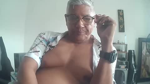 Snapshot of tavo58 chatting on January 5, 2:52 pm alvarito online show from January 5, 2:52 pm