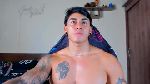 taylor_mclane1 online show from May 9, 9:27 pm