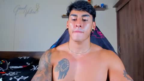 taylor_mclane1 online show from April 26, 9:11 pm