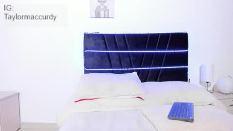 taylormaccurdy_ online show from January 7, 5:29 pm