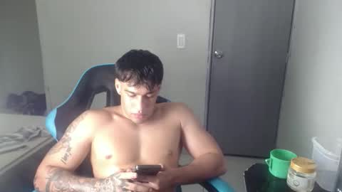 team23hot0 online show from November 26, 8:17 am