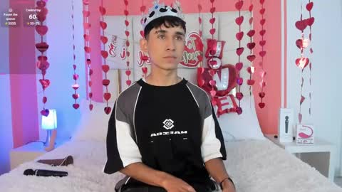Snapshot of thayler_jones chatting on February 7, 11:23 am Thayler  online show from February 7, 11:23 am