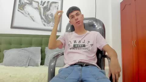   T H E    M A R K   K I N G online show from April 14, 5:56 pm