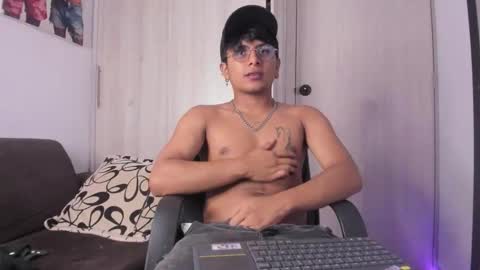 Snapshot of the_weed_guys chatting on September 25, 5:17 am Danny online show from September 25, 5:17 am