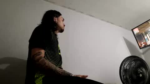 independent Model online show from March 6, 5:24 am