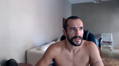 KINGOFPAINS online show from March 5, 2:12 pm