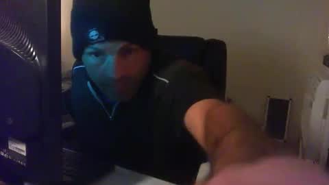 Snapshot of theman18951pa chatting on January 5, 1:45 am theman18951pa online show from January 5, 1:45 am