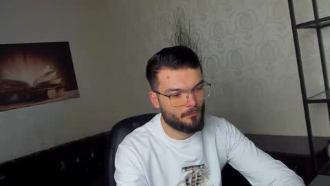 TheoRowan online show from December 9, 6:02 am