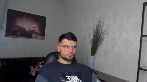 TheoRowan online show from January 9, 5:44 am