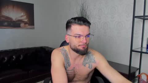 TheoRowan online show from December 20, 6:08 am