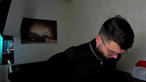 TheoRowan online show from December 29, 5:21 am