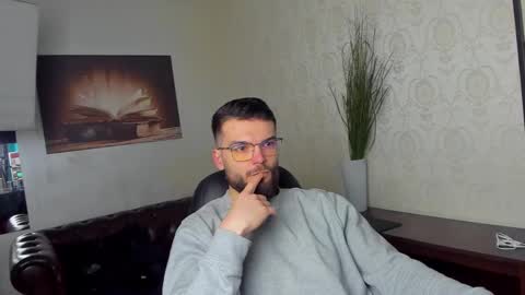 TheoRowan online show from December 22, 5:12 am