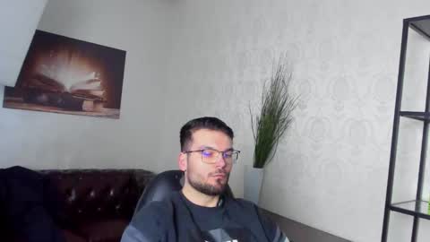 TheoRowan online show from January 6, 5:30 am