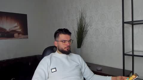 TheoRowan online show from December 24, 5:16 am