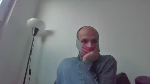 Scarf guy online show from February 23, 4:09 pm