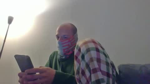 Scarf guy online show from October 21, 6:27 am