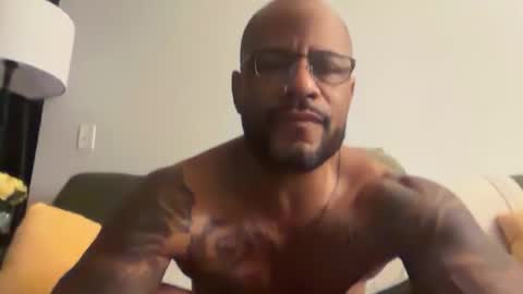 Snapshot of thewildbuck chatting on September 27, 6:22 am The Wild buck online show from September 27, 6:22 am