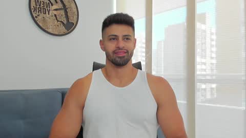 thiago_driussi online show from December 7, 2:46 pm