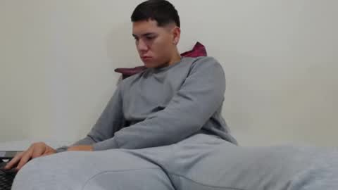 Thiago independent model online show from January 24, 9:49 am