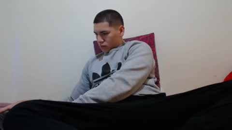 Thiago independent model online show from December 22, 8:27 am