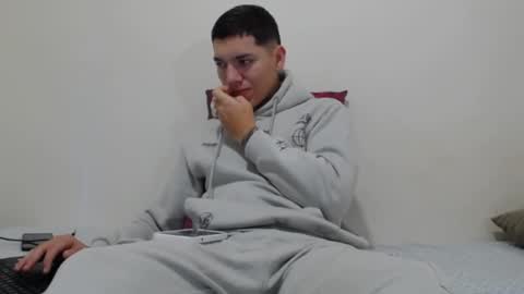 Thiago independent model online show from January 25, 8:42 am