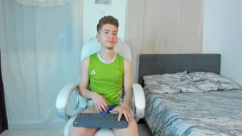 Manuel online show from December 18, 2:07 am