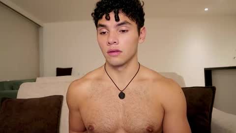 Just Thiago  online show from March 24, 2:50 am