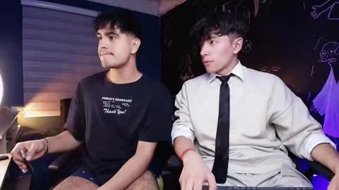 Thiago online show from November 20, 1:49 am