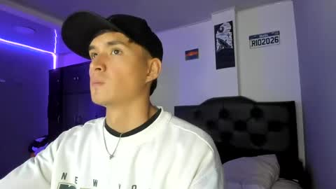Thiago Wells online show from July 9, 6:33 pm