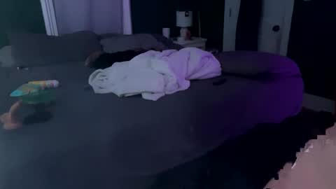 Thick D Bottom online show from March 8, 9:24 am