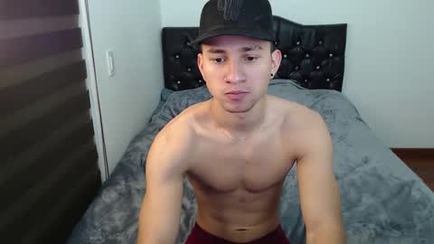 thin_tommy11 online show from January 28, 1:08 am