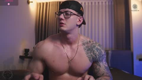 Thomas Falcon online show from October 31, 4:03 am