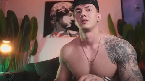 Thomas Falcon online show from December 3, 10:49 pm